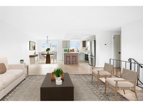 5043 Scranton St, Denver, CO, 80239-4317 | Card Image