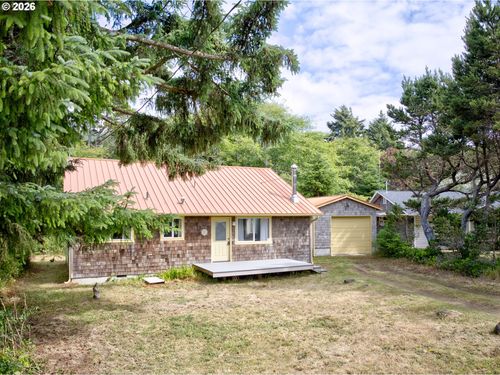 8845 Central Ct, Rockaway Beach, OR, 97136-9506 | Card Image