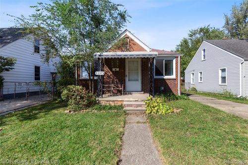 8249 Edward, Center Line, MI, 48015-1702 | Card Image