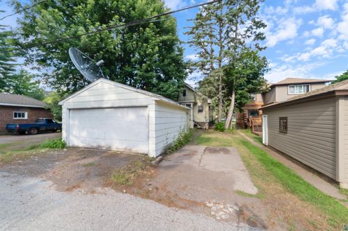 915 Grandview Ave, Duluth, MN, 55812-1147 | Card Image