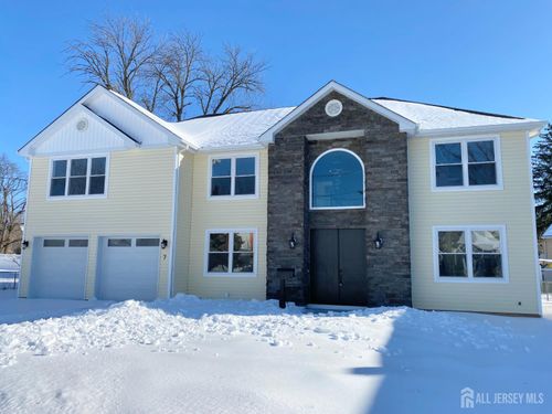 7 Vale St, Edison, NJ, 08817-3402 | Card Image