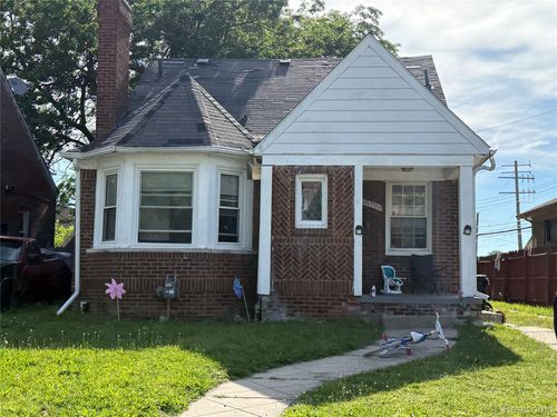 19136 Tracey St, Detroit, MI, 48235-1736 | Card Image