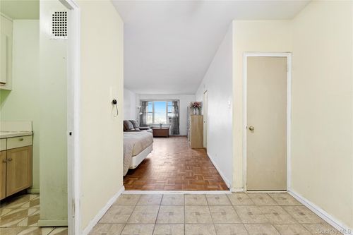 apt-807-110 Queens Blvd, Forest Hills, NY, 11375-5504 | Card Image