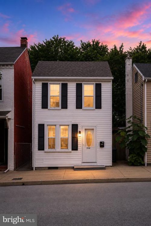 238 S 4th St, COLUMBIA, PA, 17512-1737 | Card Image