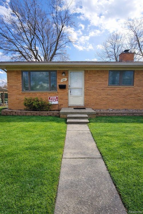 1641 Fairview Ave, Royal Oak, MI, 48073-3235 | Card Image