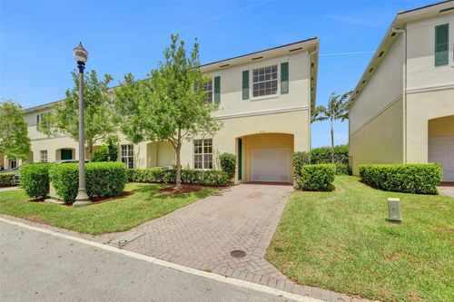 637 Sw 3rd Ave, Pompano Beach, FL, 33060-8384 | Card Image