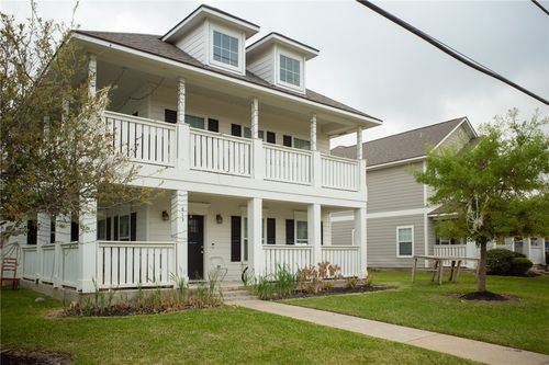 813 Welsh Ave, College Station, TX, 77840-6151 | Card Image