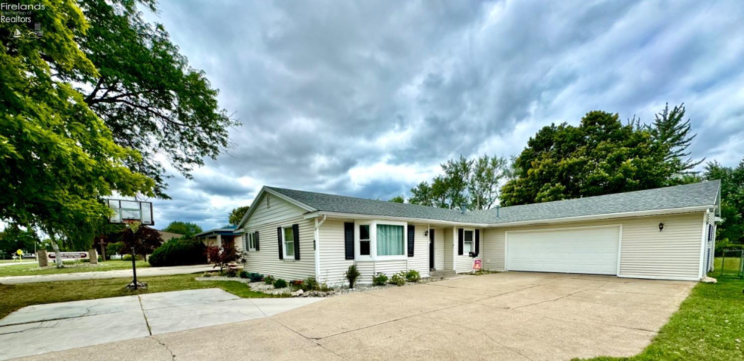Jefferson St, Port Clinton, OH 43452