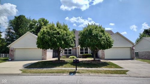 10949 Harness Way, Indianapolis, IN, 46239-8848 | Card Image