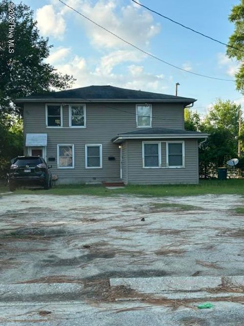 515 E 10th St, Lumberton, NC, 28358-4901 | Card Image