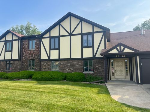 d2-26 Crystal Ct, Pontiac, IL, 61764-9714 | Card Image