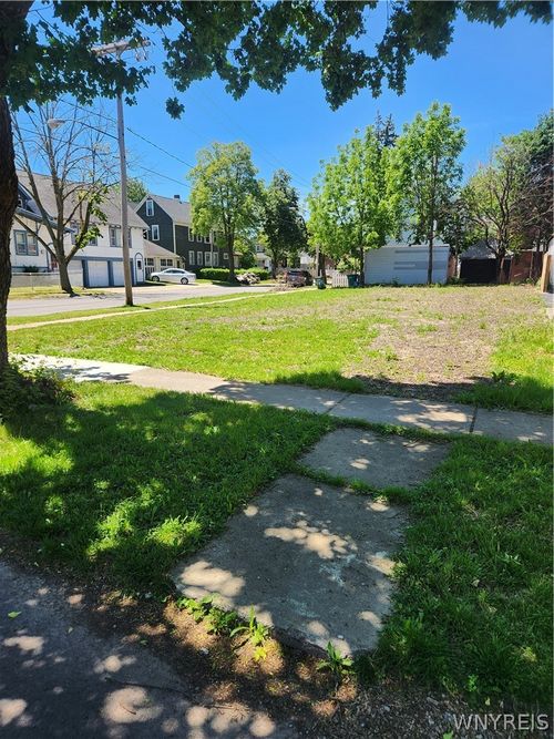 38 Peoria St, Buffalo, NY, 14207-2054 | Card Image
