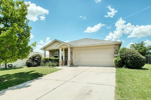 2824 Bluffstone Dr, Round Rock, TX, 78665-2616 | Card Image