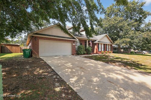 125 Brackish Pl, Ocean Springs, MS, 39564-3220 | Card Image