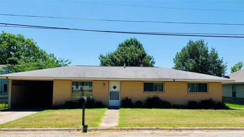 903 N Lamb St, Bowie, TX, 76230-3711 | Card Image