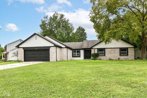 8109 Castle Cove Rd, Indianapolis, IN, 46256-1601 | Card Image