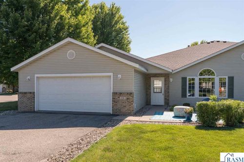 150 Oxford Path, Mankato, MN, 56001-6220 | Card Image