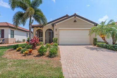 10401 Crooked Creek Drive, House other with 2 bedrooms, 2 bathrooms and null parking in Venice FL | Image 1