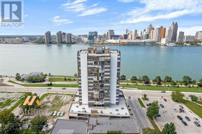 1701 - 515 Riverside Dr W, Condo with 2 bedrooms, 3 bathrooms and null parking in Windsor ON | Image 32