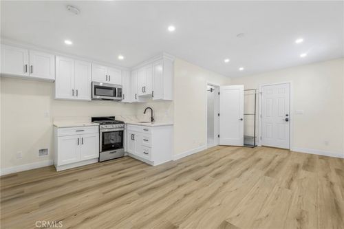 1674 Fremont Dr, Thousand Oaks, CA, 91362-1834 | Card Image