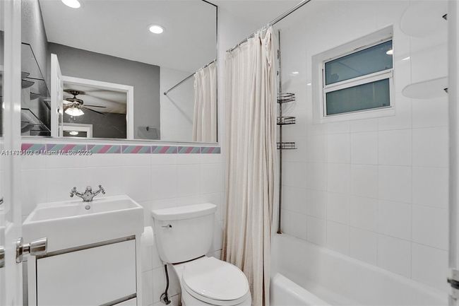 2462 Sw 22 Nd Ter, House other with 3 bedrooms, 2 bathrooms and null parking in Miami FL | Image 19