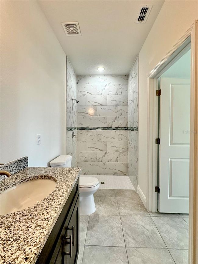 Master Bathroom | Image 18