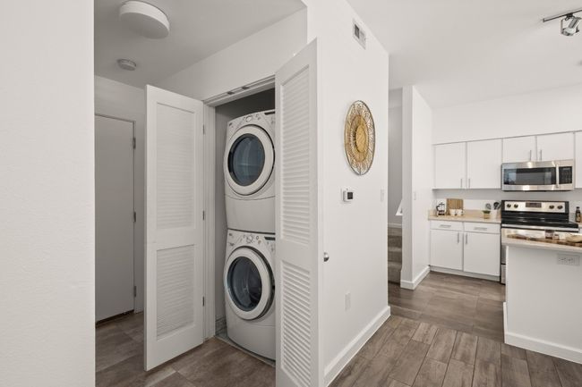 APT-1103 - 1201 Grove Blvd, Condo with 2 bedrooms, 3 bathrooms and 2 parking in Austin TX | Image 10