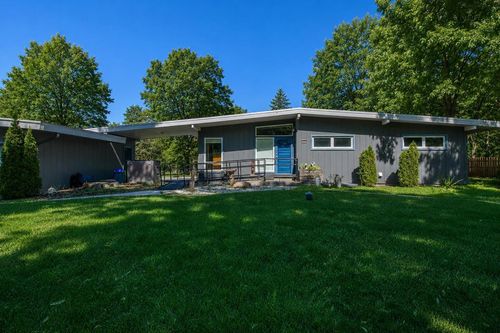 3325 Wilshire Road, Brookfield, WI, 53045 | Card Image