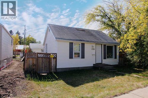 4735 49 St, Lloydminster, SK, S9V0L7 | Card Image