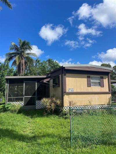 13261 Sw 9, House other with 2 bedrooms, 2 bathrooms and null parking in Davie FL | Image 1