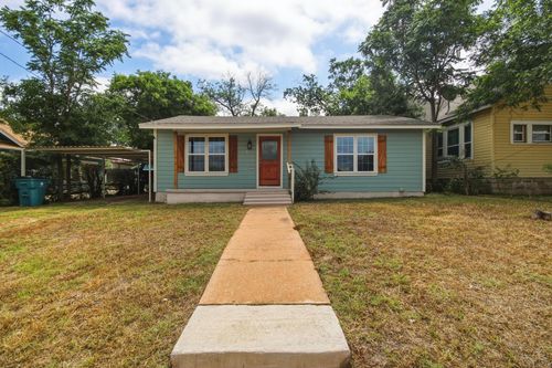 911 S Commercial Ave, Coleman, TX, 76834-5003 | Card Image