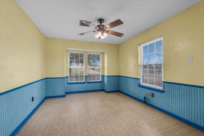 261 Rabbit Hl, House other with 3 bedrooms, 2 bathrooms and null parking in Lorena TX | Image 5