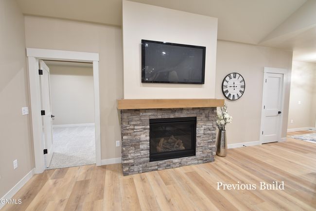 1612 Community Loop, House other with 3 bedrooms, 4 bathrooms and null parking in Bismarck ND | Image 8