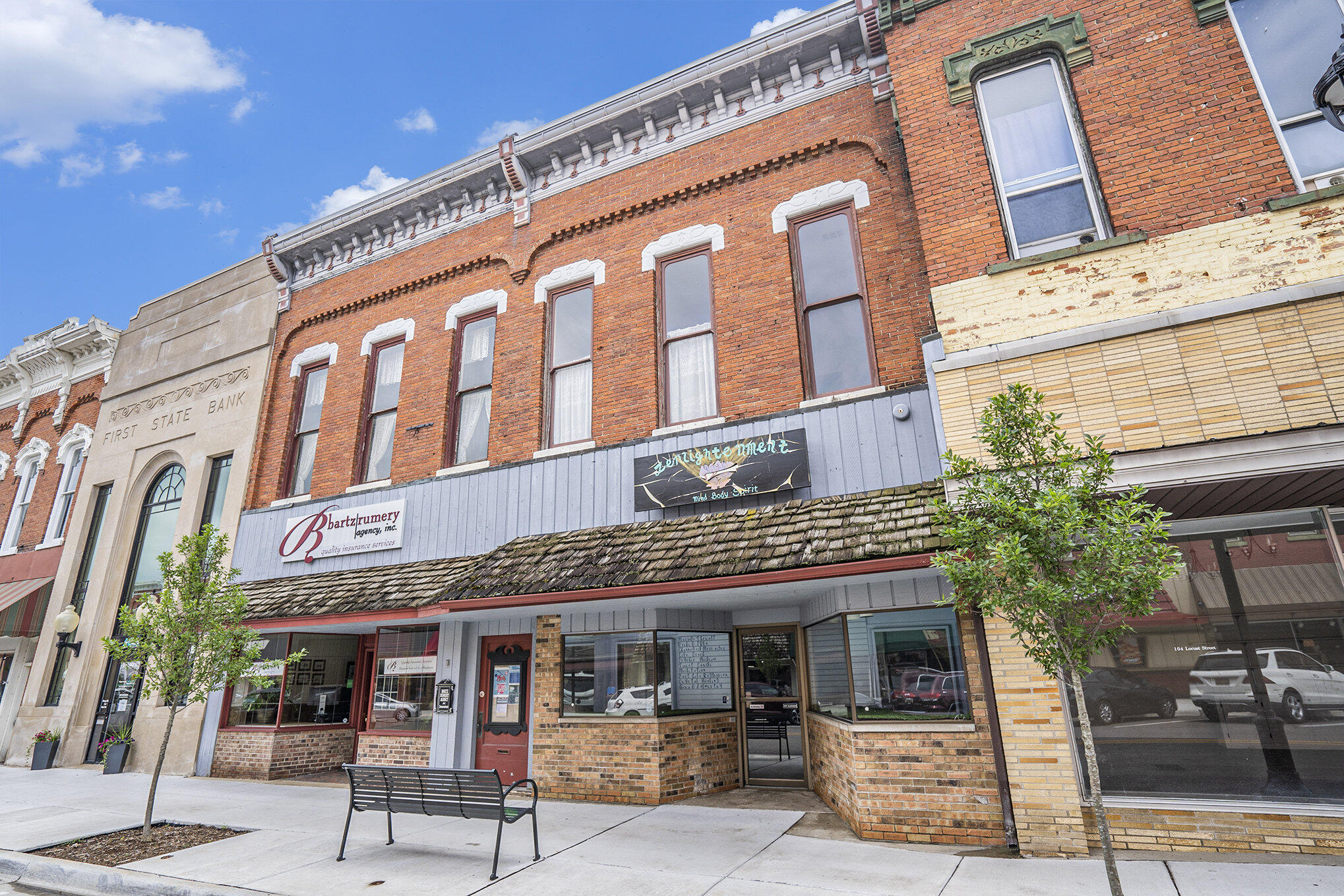 106 Locust St, Allegan, MI 49010