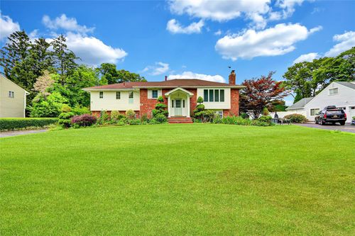 18 Pashen Pl, Dix Hills, NY, 11746-6600 | Card Image