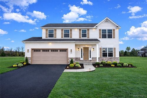 5151 Bridle Path Ln, Lewiston, NY, 14092-2068 | Card Image