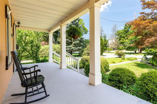 1 Andrews Pl, Wappingers Falls, NY, 12590-2601 | Card Image