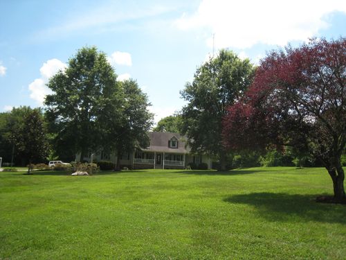 1228 Sam Johnson Rd, Columbia, TN, 38401-7717 | Card Image