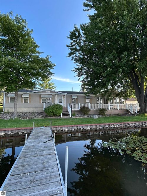 2000 Seneca Trl, West Branch, MI, 48661-9723 | Card Image