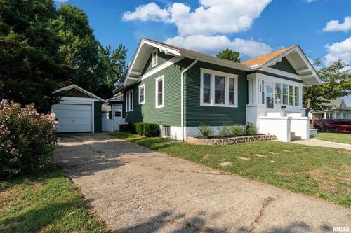 544 E Main St, Du Quoin, IL, 62832-2206 | Card Image