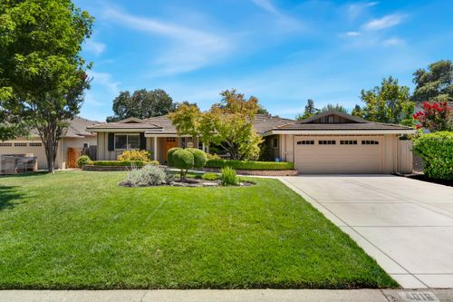 4016 Cresta Way, Sacramento, CA, 95864-3029 | Card Image