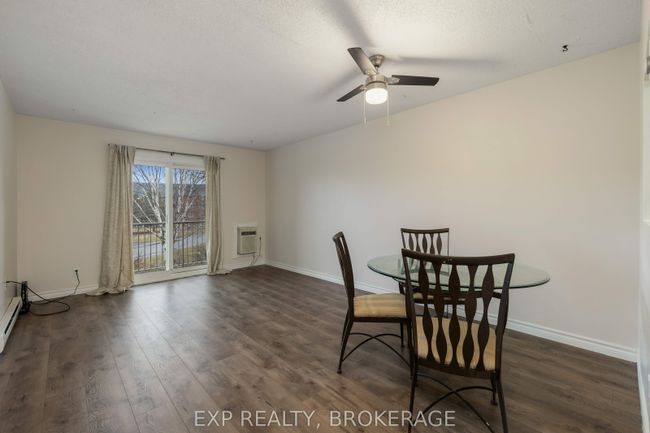 212 - 573 Armstrong Rd, Condo with 2 bedrooms, 1 bathrooms and 1 parking in Kingston ON | Image 4