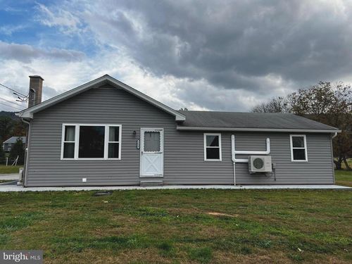 8690 Route 25, Spring Glen, PA, 17978-9512 | Card Image