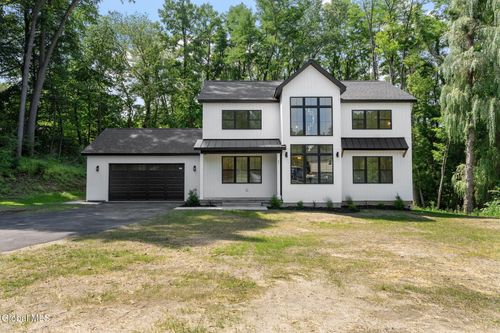 1 Aspen Cir, Albany, NY, 12208-1303 | Card Image