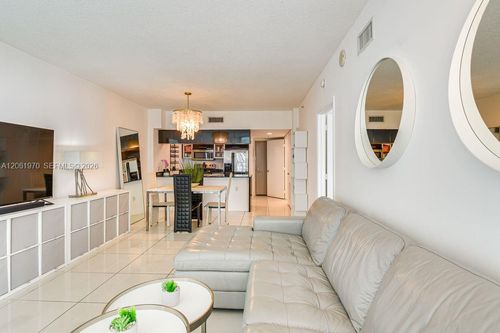 1909-1750 N Bayshore Dr, Miami, FL, 33132-3203 | Card Image