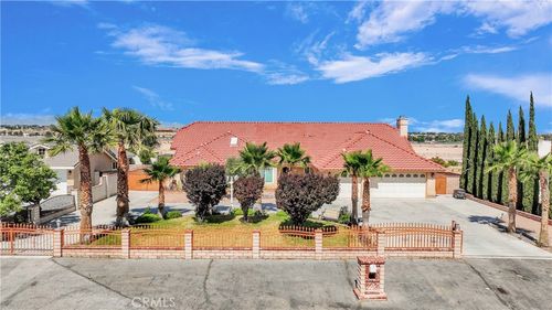 12450 Indian River Dr, Apple Valley, CA, 92308 | Card Image