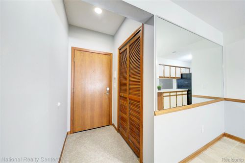 107-1465 Shoemaker Dr, Westland, MI, 48185-7704 | Card Image