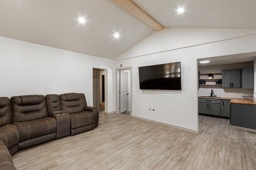 15824 State Highway 74, Wayne, OK, 73095-3357 | Card Image