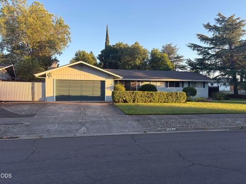 1964 Camellia Ave, Medford, OR, 97504-5473 | Card Image