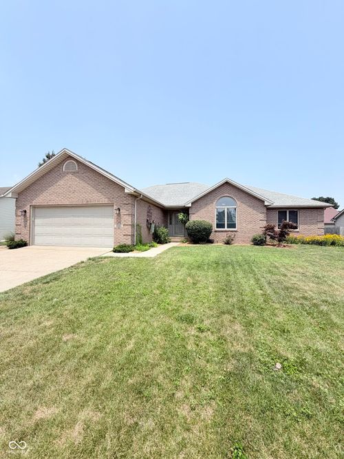 4694 29th St, Columbus, IN, 47203-3293 | Card Image